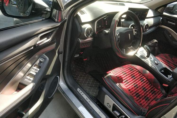 Used Wey VV6 2020 2.0T Four-Wheel Drive Zhiyu+