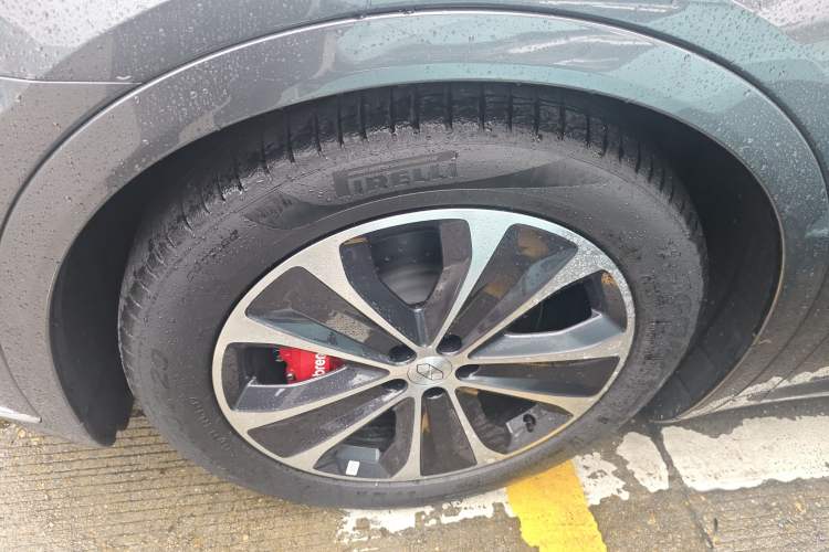 Used Hima Luxeed R7 2026 Model Range-Extending Ultra
