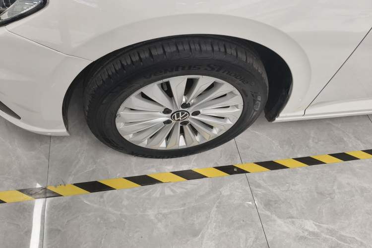 Used Volkswagen Lavida 2021 1.5L Automatic Comfort Edition Left Front Wheel Hub