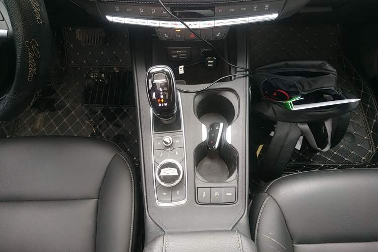 Used Cadillac XT4 2020 28T Two-Wheel-Drive Leading Version Gear Lever