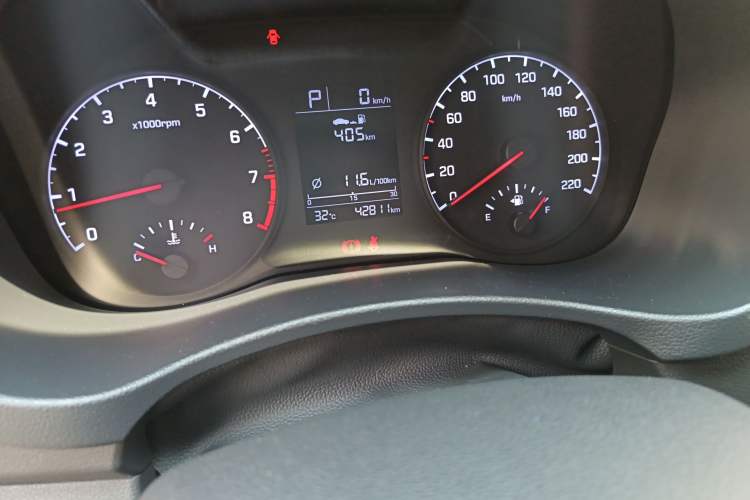 Used Hyundai Verna (new generation) 2016 1.4L Automatic Cool Edition GLS Odometer Close Up