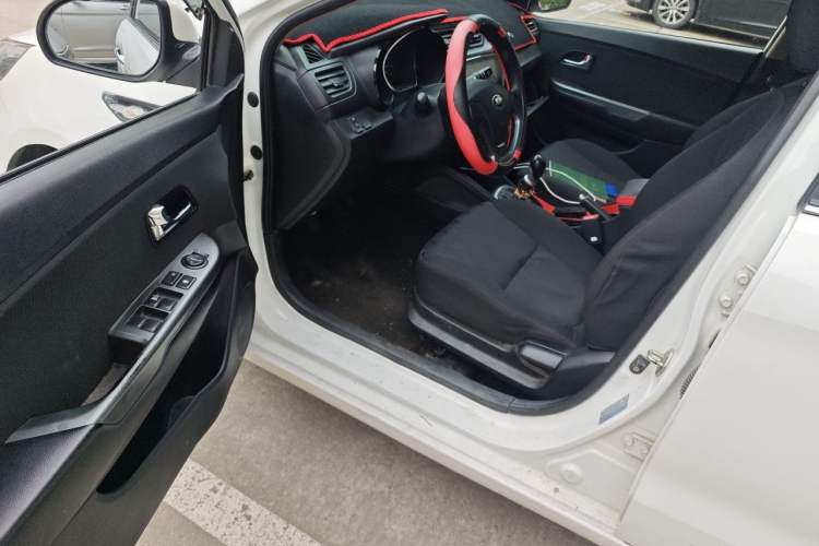 Used Kia K2 2015 Sedan 1.4L MT GLS