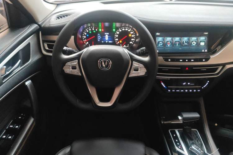 Used CHANGAN CS35PLUS 2018 1.6L Automatic Changlian Edition China V Standard
