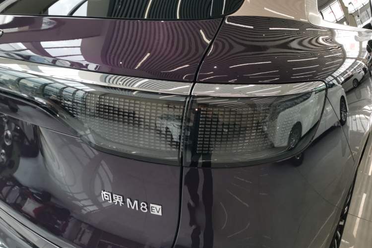 Used Hima AITO M8 2025 Model Pure Electric Max+ Five-Seat Long-Range Version Right Rear Taillight