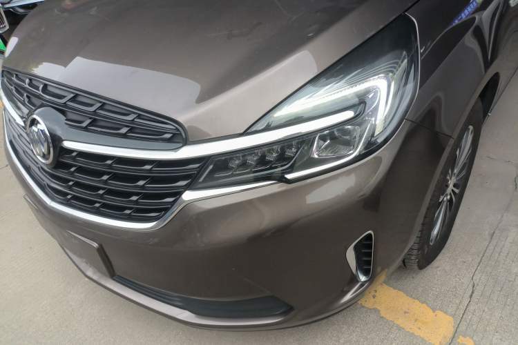 Used Buick GL8 2022 Land Business Class 652T Luxury Model Left Front Headlight