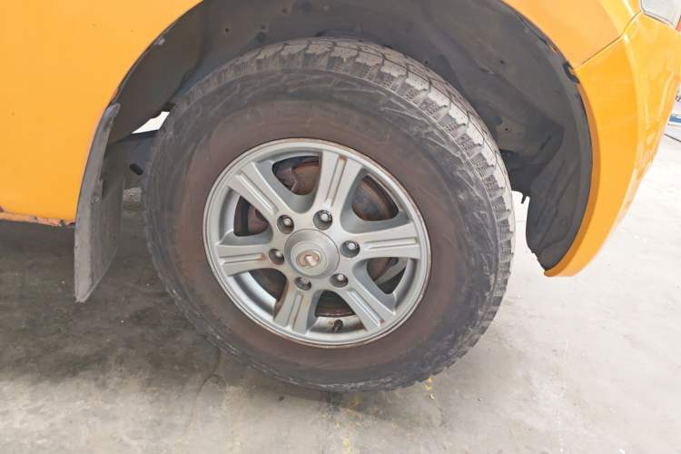 Used Great Wall Wingle 5 2017 2.2L Classic Version Two-Wheel Drive Small Double-Cab 491QE Right Front Wheel Hub