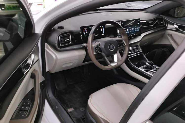 Used BYD Qin PLUS 2023 Champion Edition DM-i 120KM Leading Model
