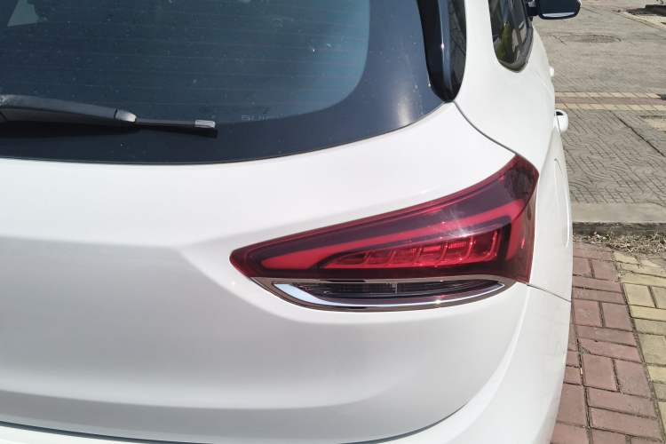 Used Buick Excelle GX 2019 18T Automatic Connected Elite Model China V Standard Right Rear Taillight