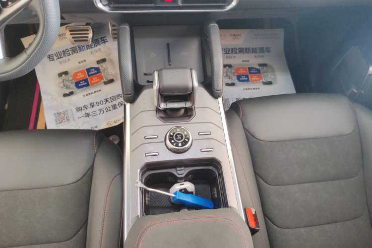 Used JETOUR Traveler 2023 2.0T All-Wheel-Drive CrossPRO Gear Lever