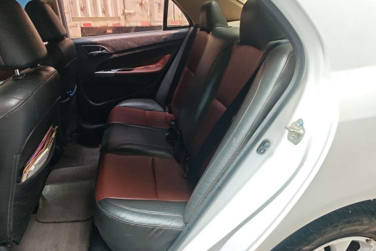 Used BYD F3 2015 Energy-Saving Edition 1.5L Automatic Luxury Model Left Rear Seat