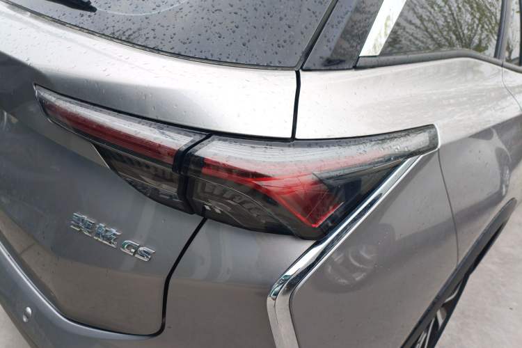 Used Dongfeng Aeolus Yixuan GS 2020 230T Automatic Cool Edition Right Rear Taillight