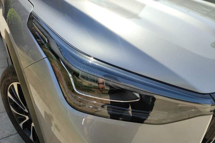 Used Geely Auto Emgrand X7 Sport 2026 Model 1.5TD Wonderful Right Front Headlight