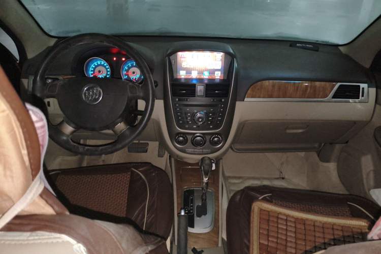 Used Buick Excelle 2015 1.5L Automatic Classic Model Center Console