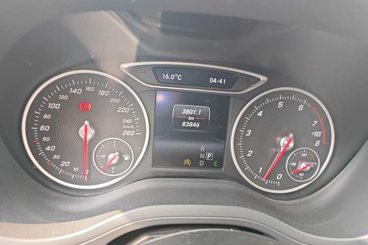 Used Mercedes-Benz B-Class 2015 B 200 Luxury Model Odometer Close Up