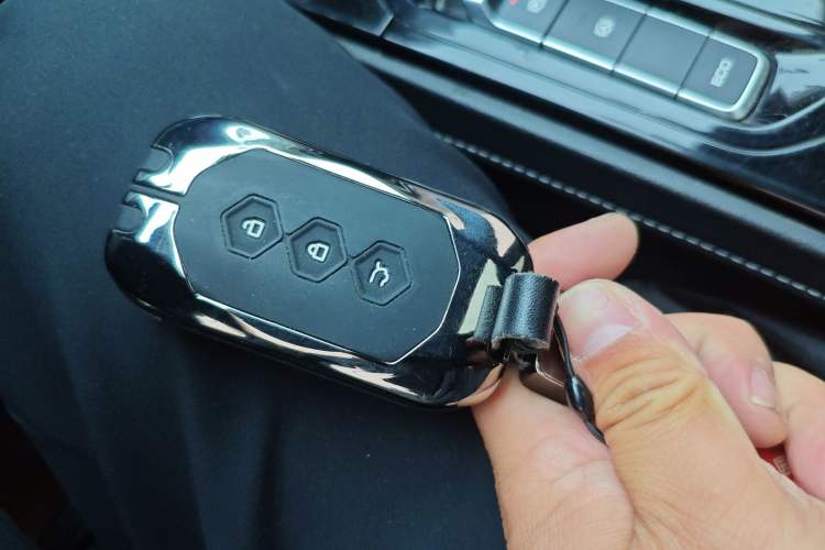 Used Wuling Victory 2020 1.5T CVT Flagship Edition Vehicle Key