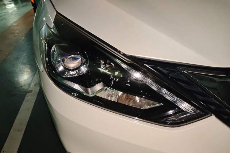 Used Nissan Sylphy 2016 1.6XV CVT Smart Enjoyment Version Right Front Headlight