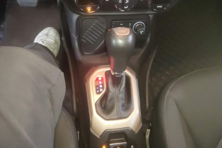 Used Jeep Renegade 2017 180T Automatic Jingneng Edition Gear Lever