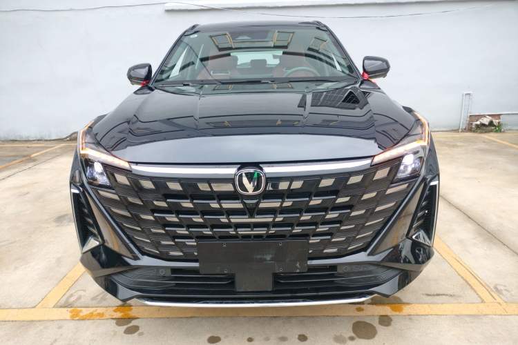 Used Changan UNI-Z New Energy 2025 Model, Smart New Blue Whale 125km Ultra-Strong Version
