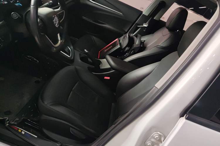 Used Buick GT 2018 18T Automatic Elite Model