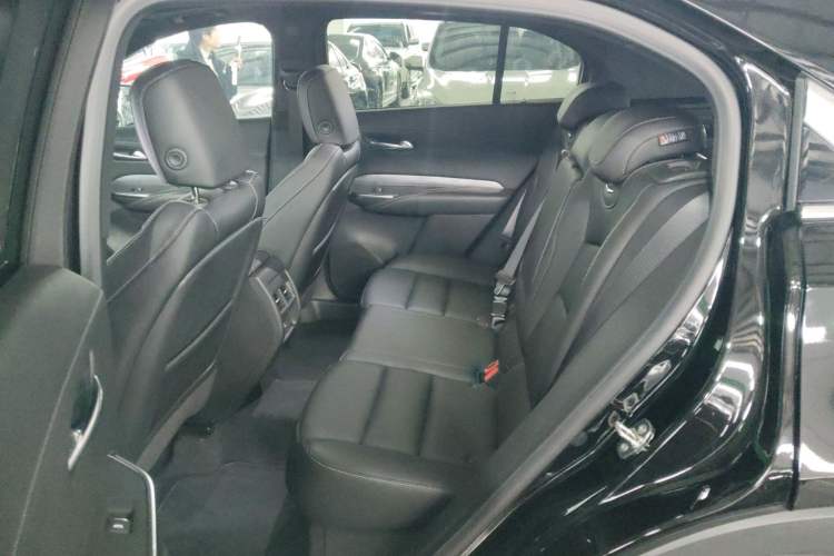 Used Cadillac XT4 2024 28T Two-Wheel-Drive Luxury Version Left Rear Seat