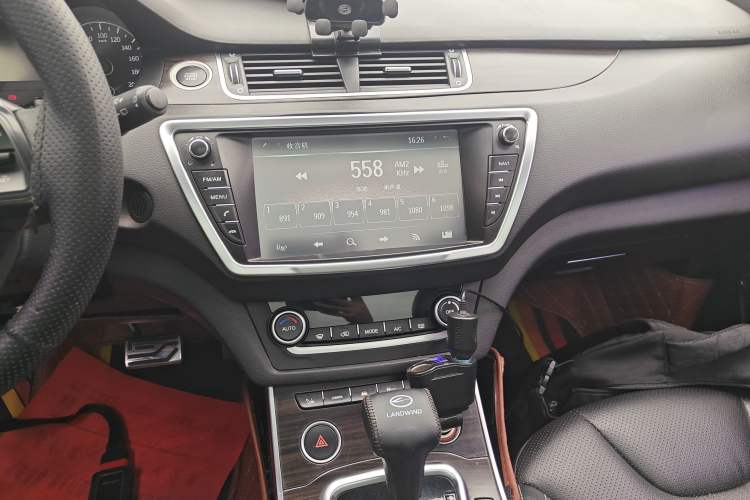 Used Land X7 2015 2.0T Panoramic Prestige Edition
