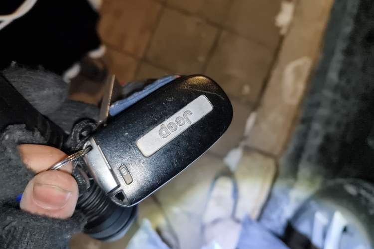 Used Jeep Grand Cherokee 2016 3.0L Comfort Navigation Edition Vehicle Key