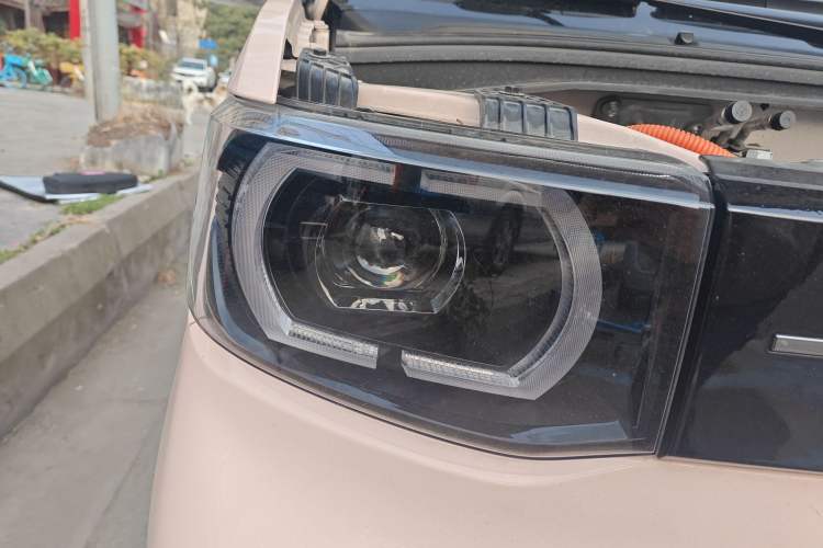 Used Wuling Hongguang MINIEV 2022 Macaron Premium Model – Lithium Iron Phosphate
