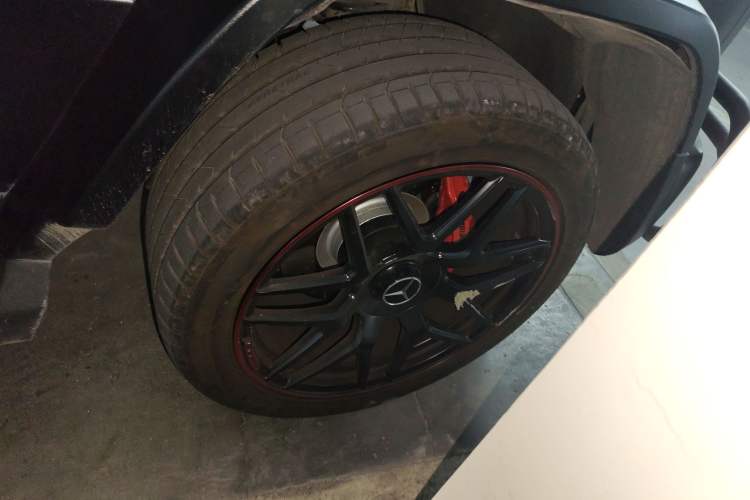 Used Mercedes-Benz G-Class 2010 G 500 Right Front Wheel Hub