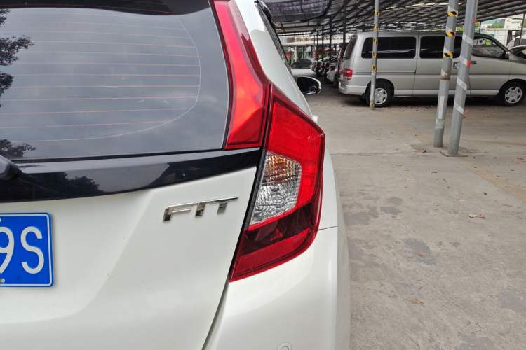 Used Honda Fit 2016 1.5L LXS CVT Comfort Sunroof Version