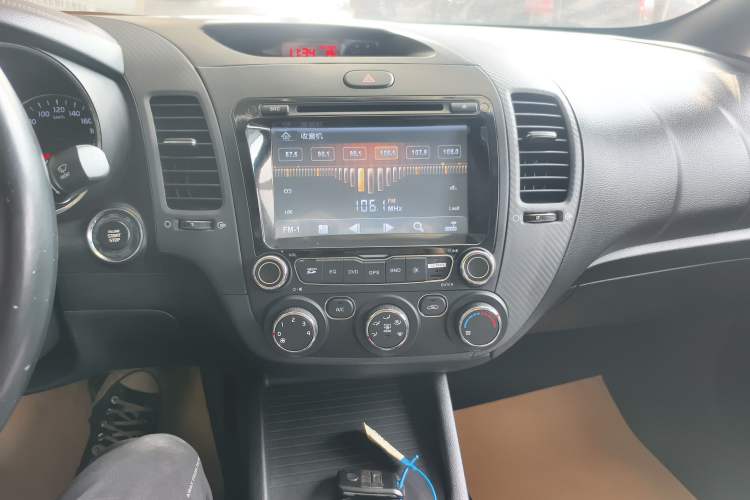 Used Kia K3 2015 1.6L Automatic GLS Audio And AC Panel