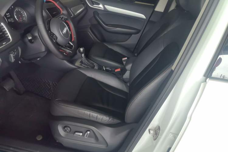 Used Audi Q3 2018 30th Anniversary Edition 30 TFSI Fashion Model Left Front Seat