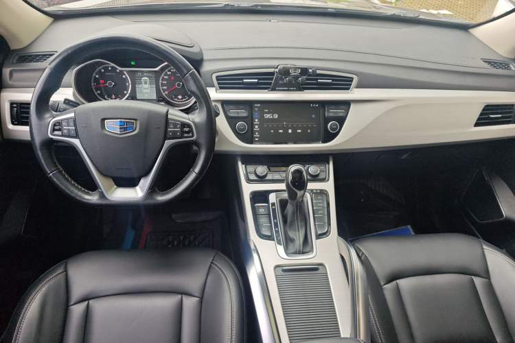 Used Geely Auto Emgrand X7 Sport 2018 1.8TD Automatic Two-Wheel Drive Zhiya Model Center Console