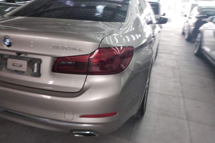 Used BMW 5 Series New Energy 2019 530Le Luxury Package Exterior 3