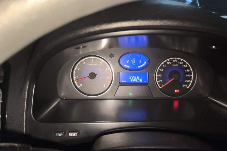 Used Geely Auto Classic Emgrand 2013 Sedan 1.5L Manual Entry-Level Model Instrument Cluster