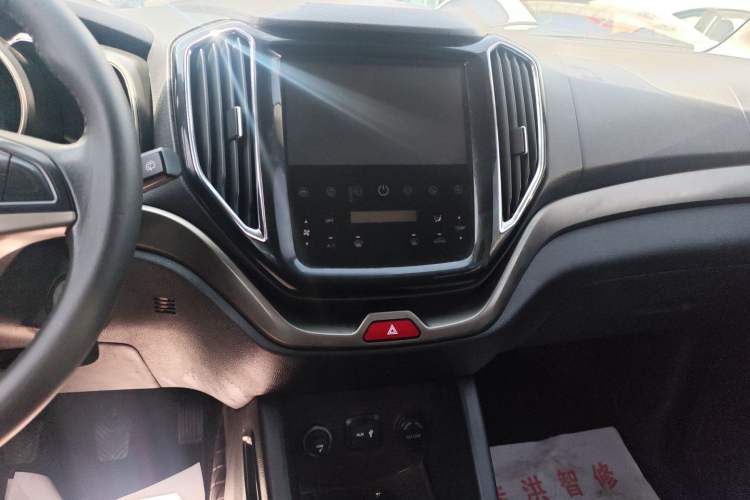 Used CHANGAN OSHAN CX70 2016 1.6L Manual Comfort Model