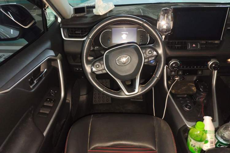 Used Toyota RAV4 Rongfang Plug-in Hybrid 2021 2.5L Two-Wheel Drive Elite Pro
