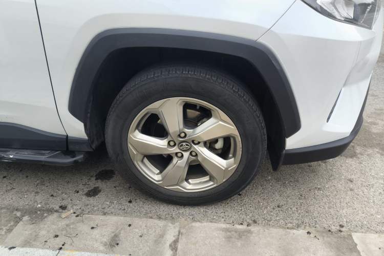 Used Toyota RAV4 2021 2.0L CVT 4x4 Trend Edition
