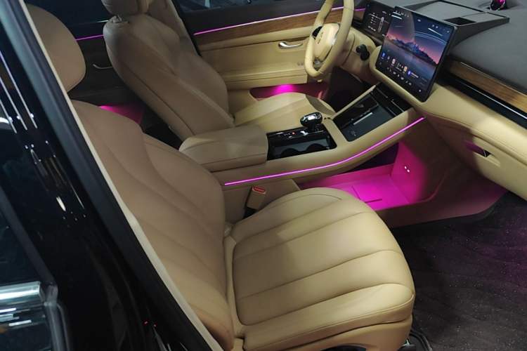 Used Hima AITO M7 2024 1.5T Intelligent Drive 4WD Ultra Version 5 Seats Right Front Seat