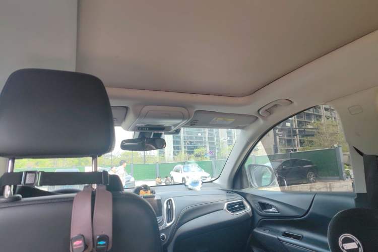 Used Chevrolet Equinox 2018 RS 550T Automatic All-Wheel-Drive Boundary Edition Headliner