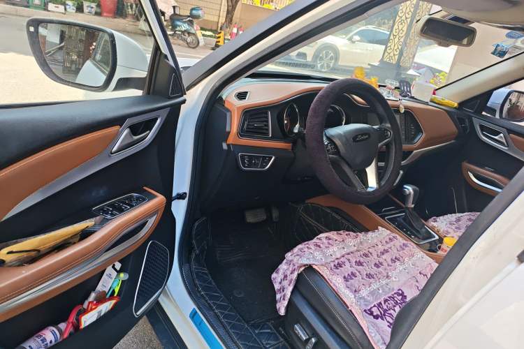 Used Zotye T300 2017 1.5T CVT Luxury Model
