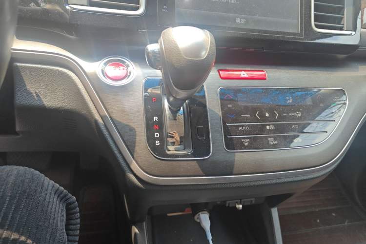 Used Honda Elysion 2016 2.4L Luxury Edition
