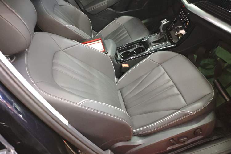 Used Volkswagen Passat 2024 330TSI Elite Edition Right Front Seat