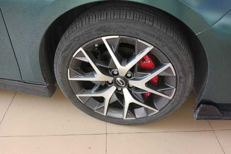 Used GAC Trumpchi EMPOW 2021 270T DCT J16 Version Right Front Wheel Hub