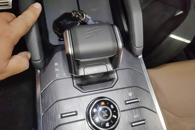 Used JETOUR Traveler 2023 2.0T All-Wheel Drive CrossPRO+
