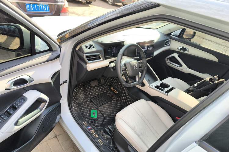 Used BYD Yuan UP 2025 Intelligent Driving Version 401 KM Dynamic Edition Driver Seat