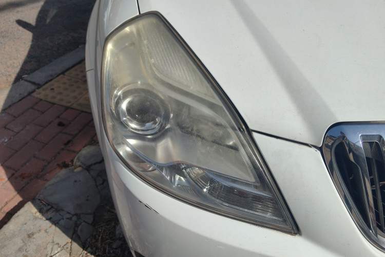 Used Buick Excelle 2015 1.5L Automatic Classic Model Right Front Headlight