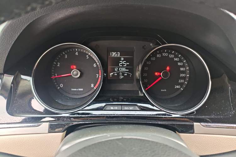 Used Volkswagen Bora 2013 1.6L Manual Comfort Model Instrument Cluster