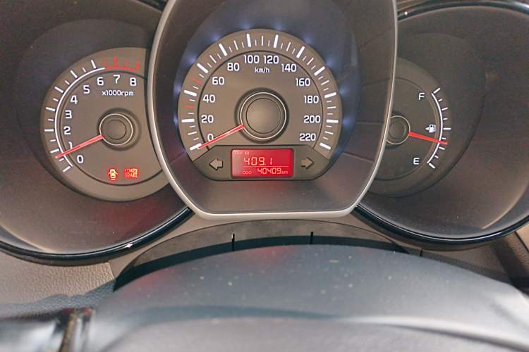 Used Kia K2 2011 Sedan 1.4L Manual Transmission GLS
