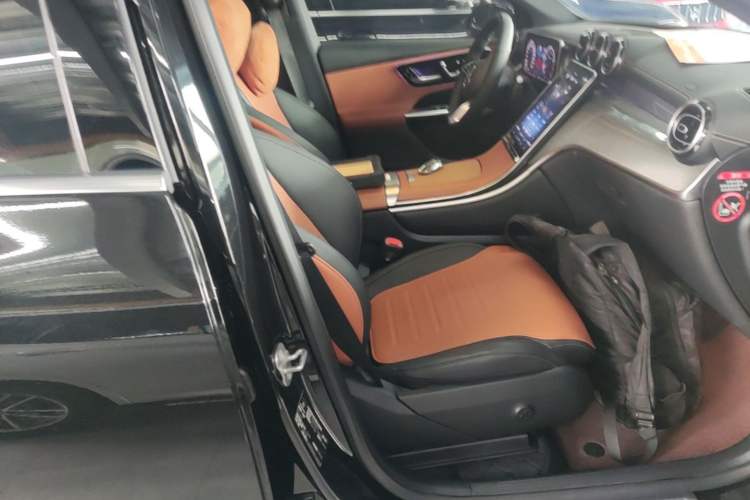 Used Mercedes-Benz GLC 2024 GLC 260 L 4MATIC Dynamic Edition 5-seater Right Front Seat