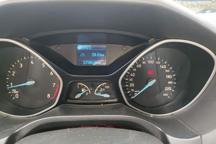 Used Ford Focus 2015 Sedan 1.6L Automatic Comfort Model Odometer Close Up